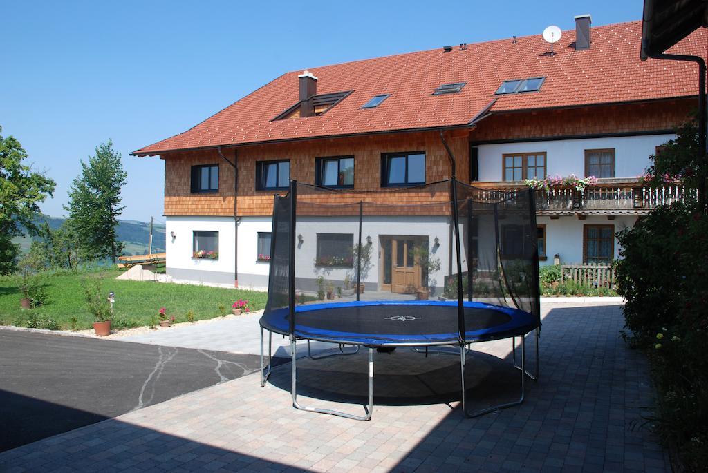 Familienferienhof Stabauer Zell am Moos Exterior photo